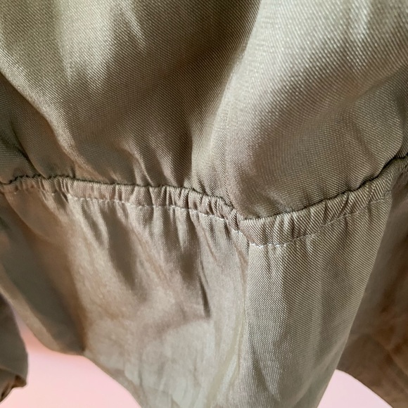 BR - NWT Blouse- M - Picture 3 of 6